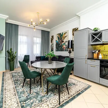 Trzy Gracje - Monte Cassino By Oneapartments *