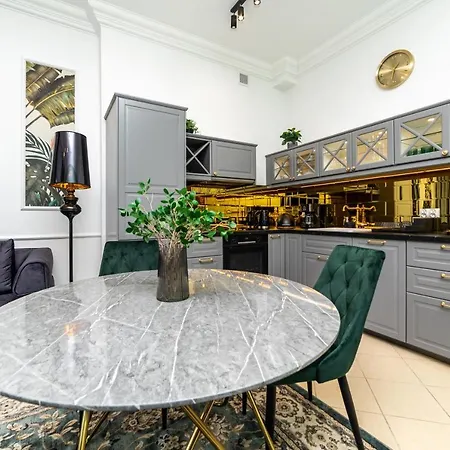 Trzy Gracje - Monte Cassino By Oneapartments