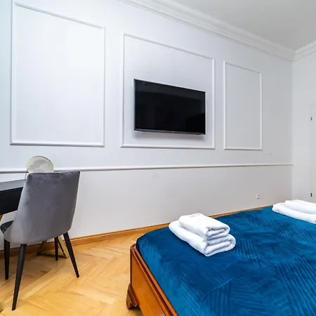 Trzy Gracje - Monte Cassino By Oneapartments アパート